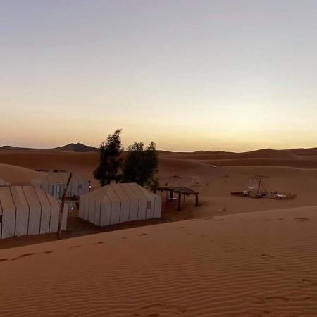 Desert Lover'S Luxury Camp Merzouga Bagian luar foto